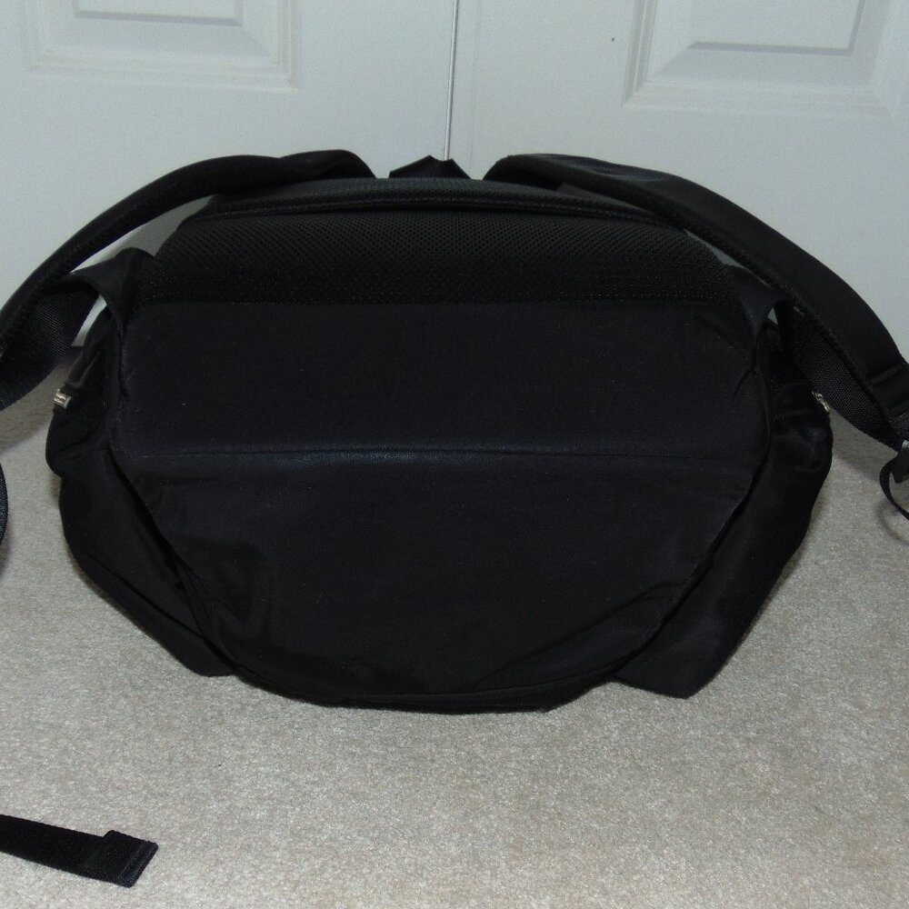 LULULEMON BACKPACK - Picture 7 of 8